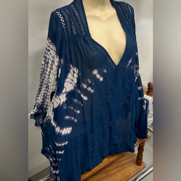 Free People Tops - VTG Free people share long tunic tie-dye type blouse! Flowy Big!